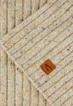 Dicker Strickschal aus einem Wollmix