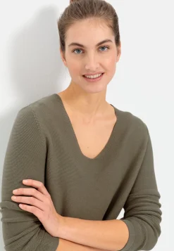 Feinstrickpullover mit V-Ausschnitt