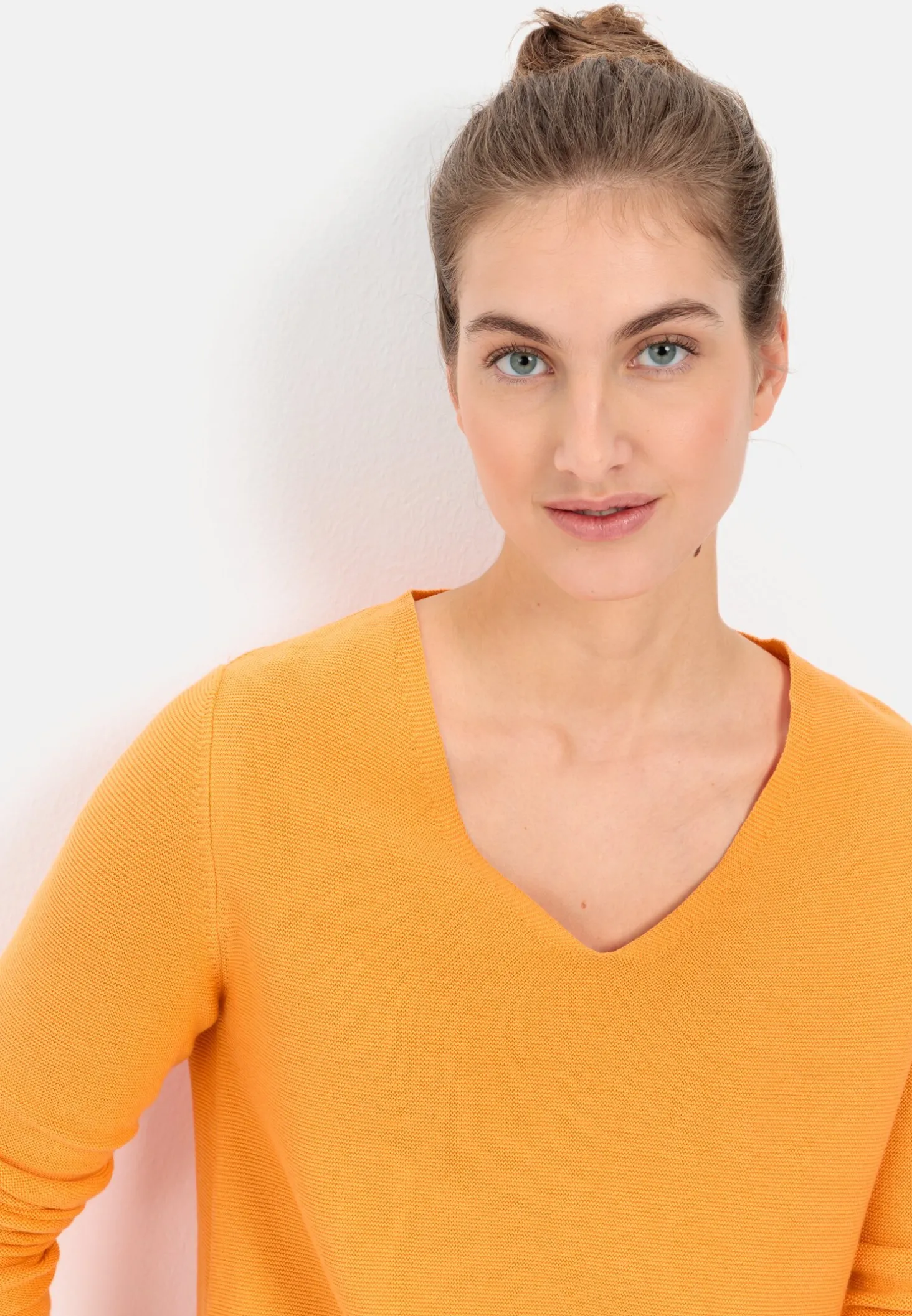 Feinstrickpullover mit V-Ausschnitt