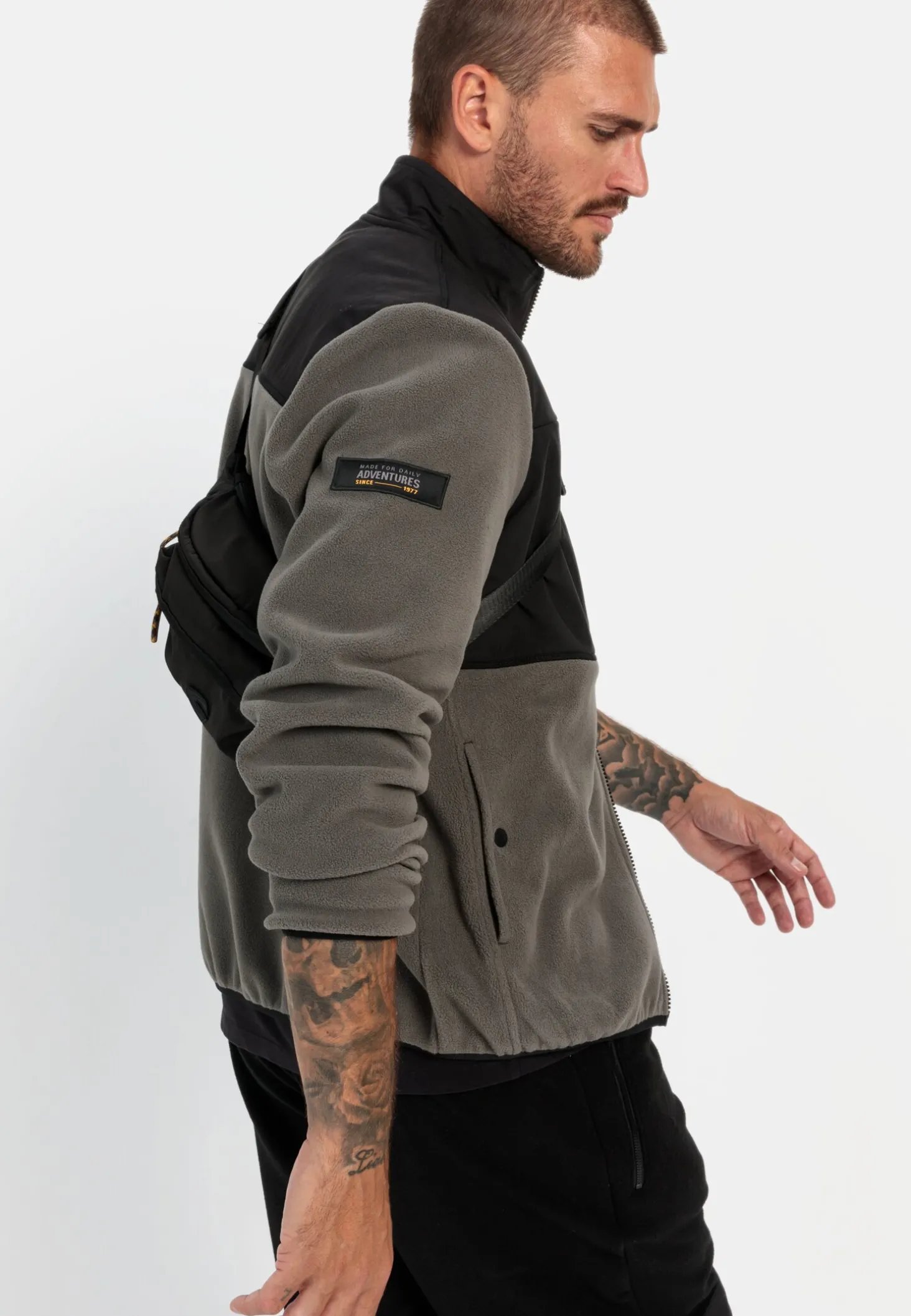 Fleecejacke mit Stehkragen aus recyceltem Material