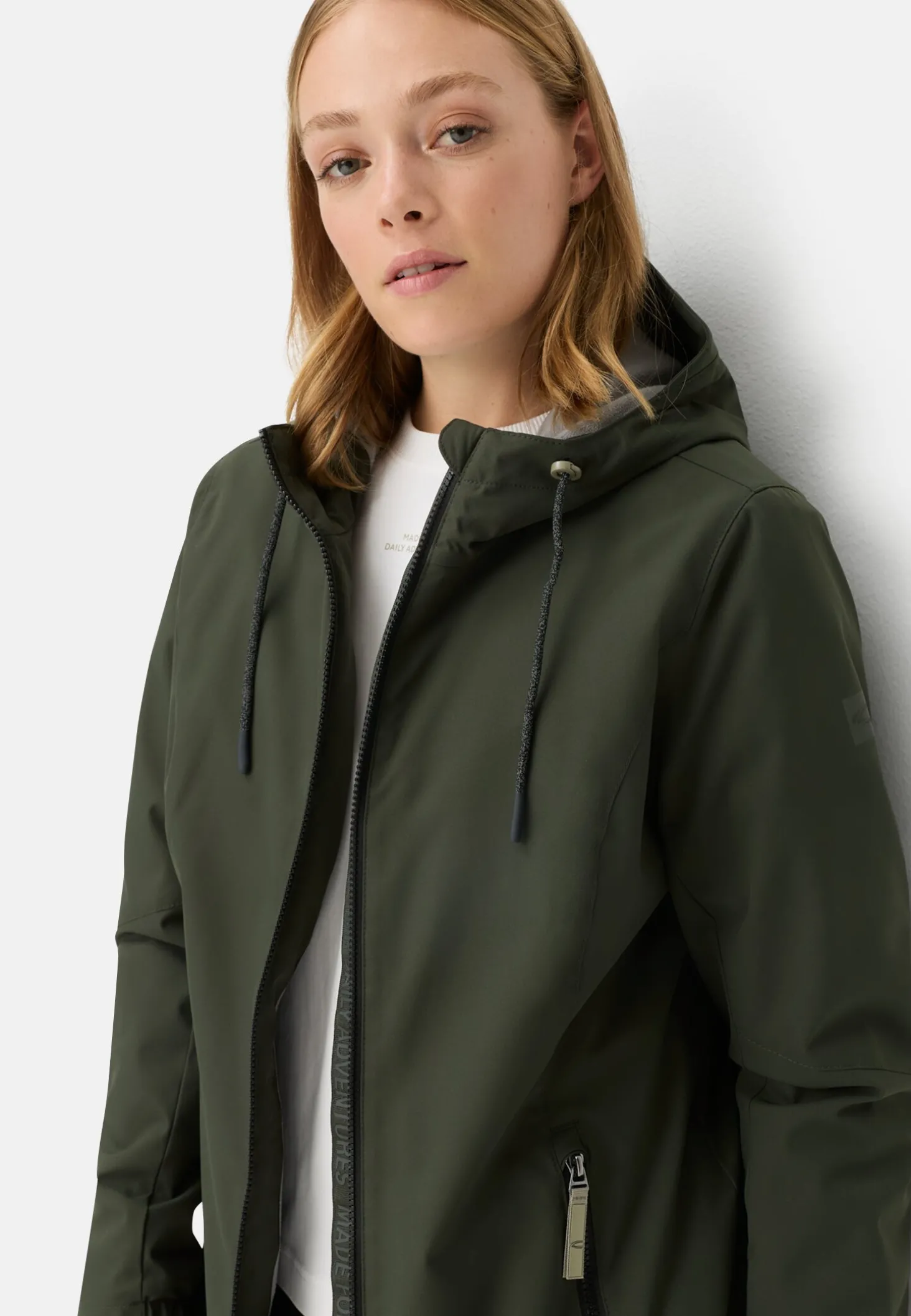 Funktionsjacke mit verstellbarer Kapuze