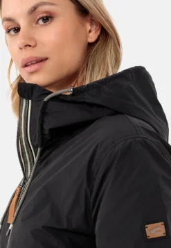 Funktionsmantel aus recyceltem Polyester