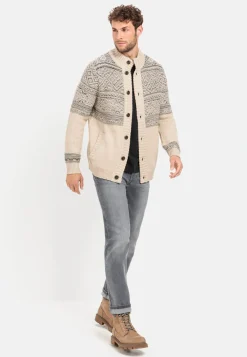Geknöpfte Strickjacke mit Stehkragen