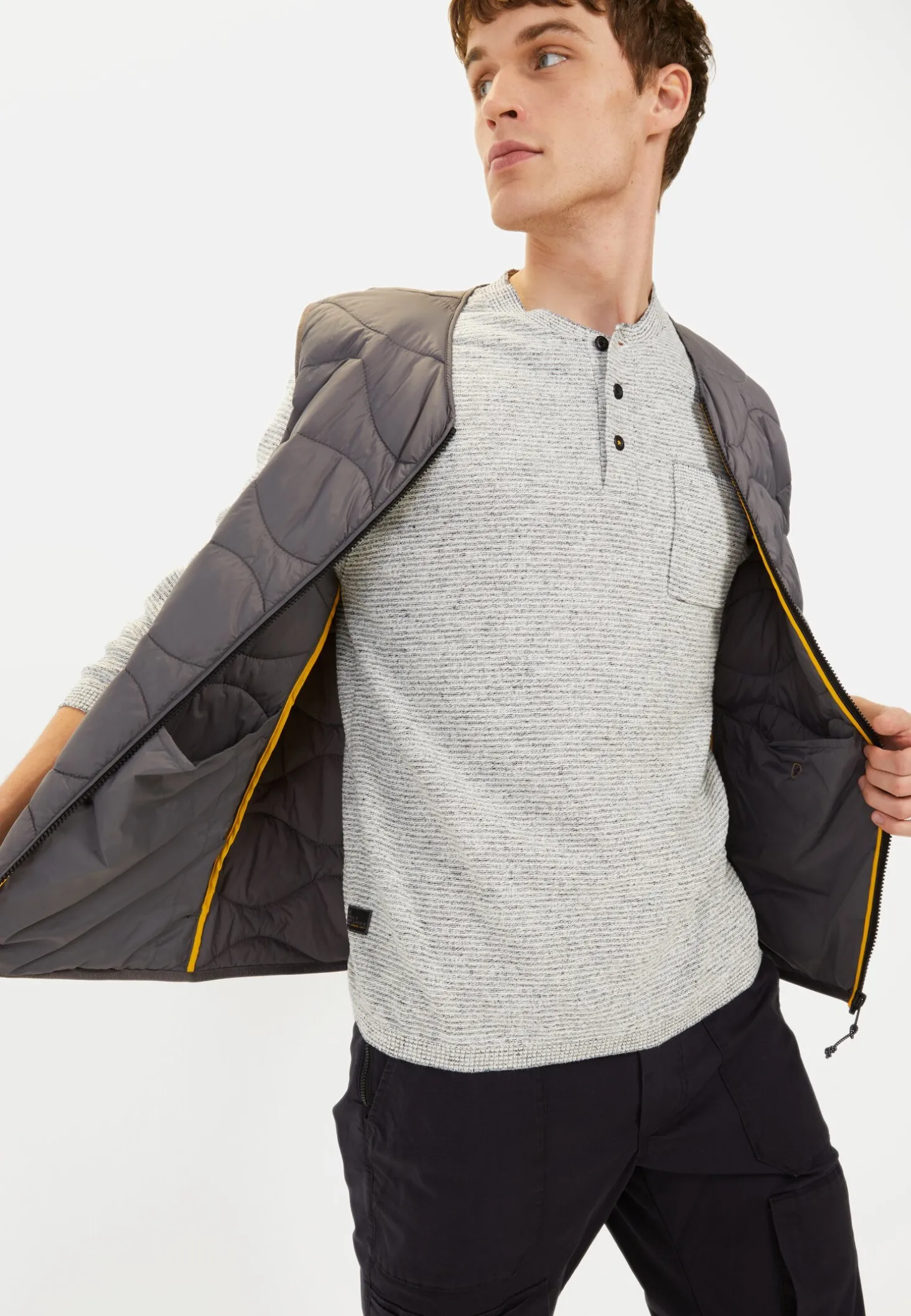 Henley Langarmshirt aus einem Baumwollmix