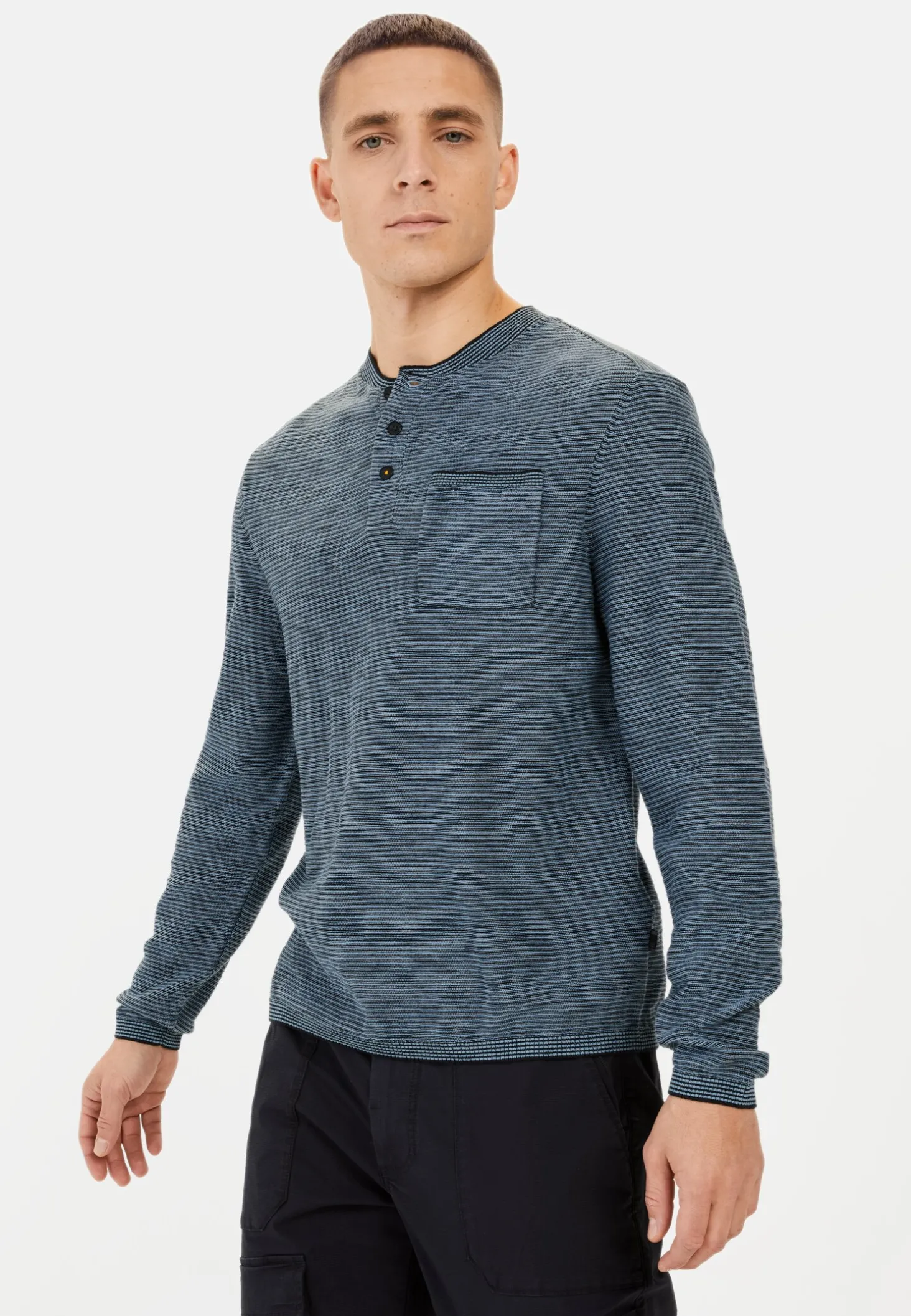 Henley Langarmshirt aus einem Baumwollmix