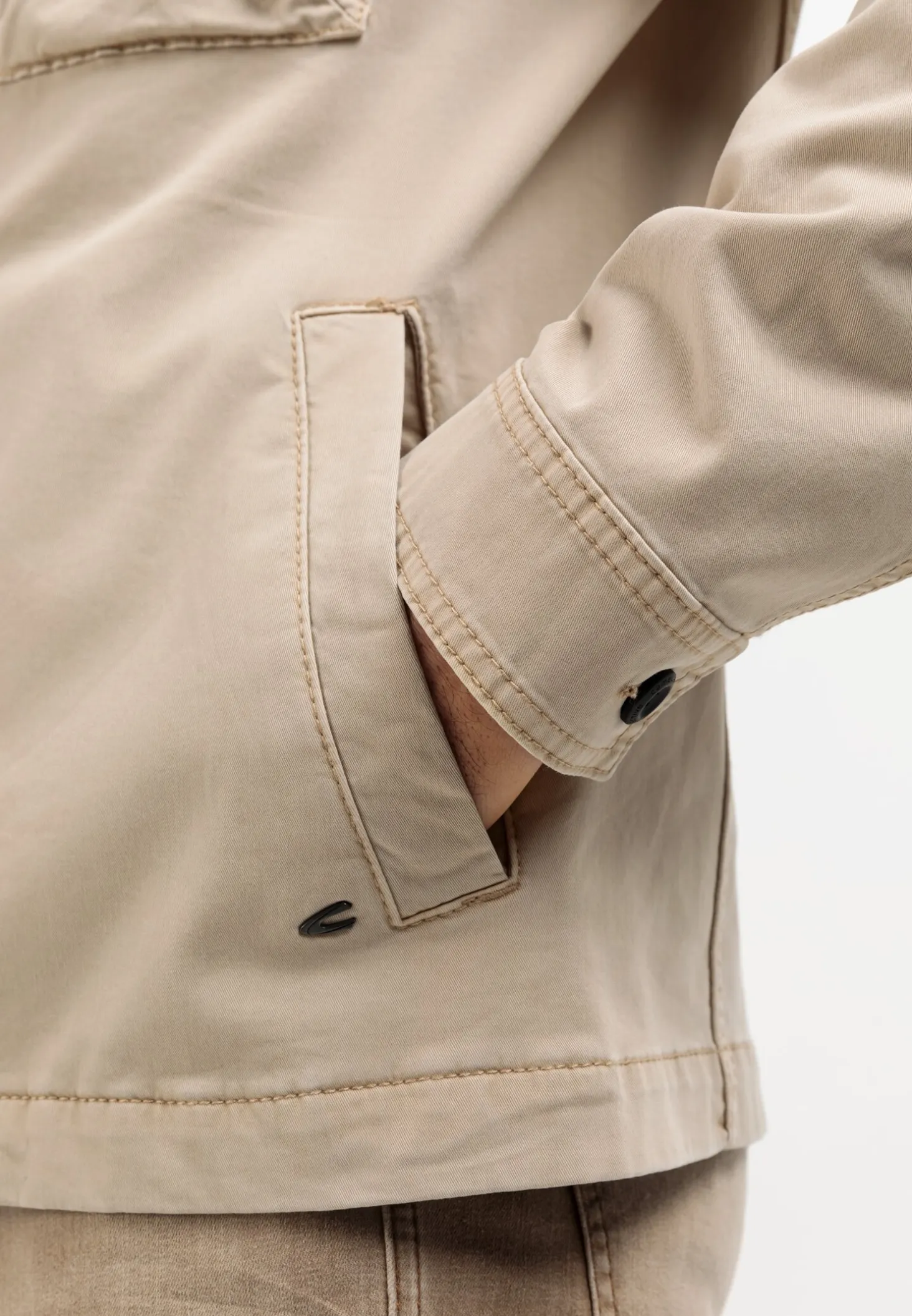 Indoorjacke im Regular Fit