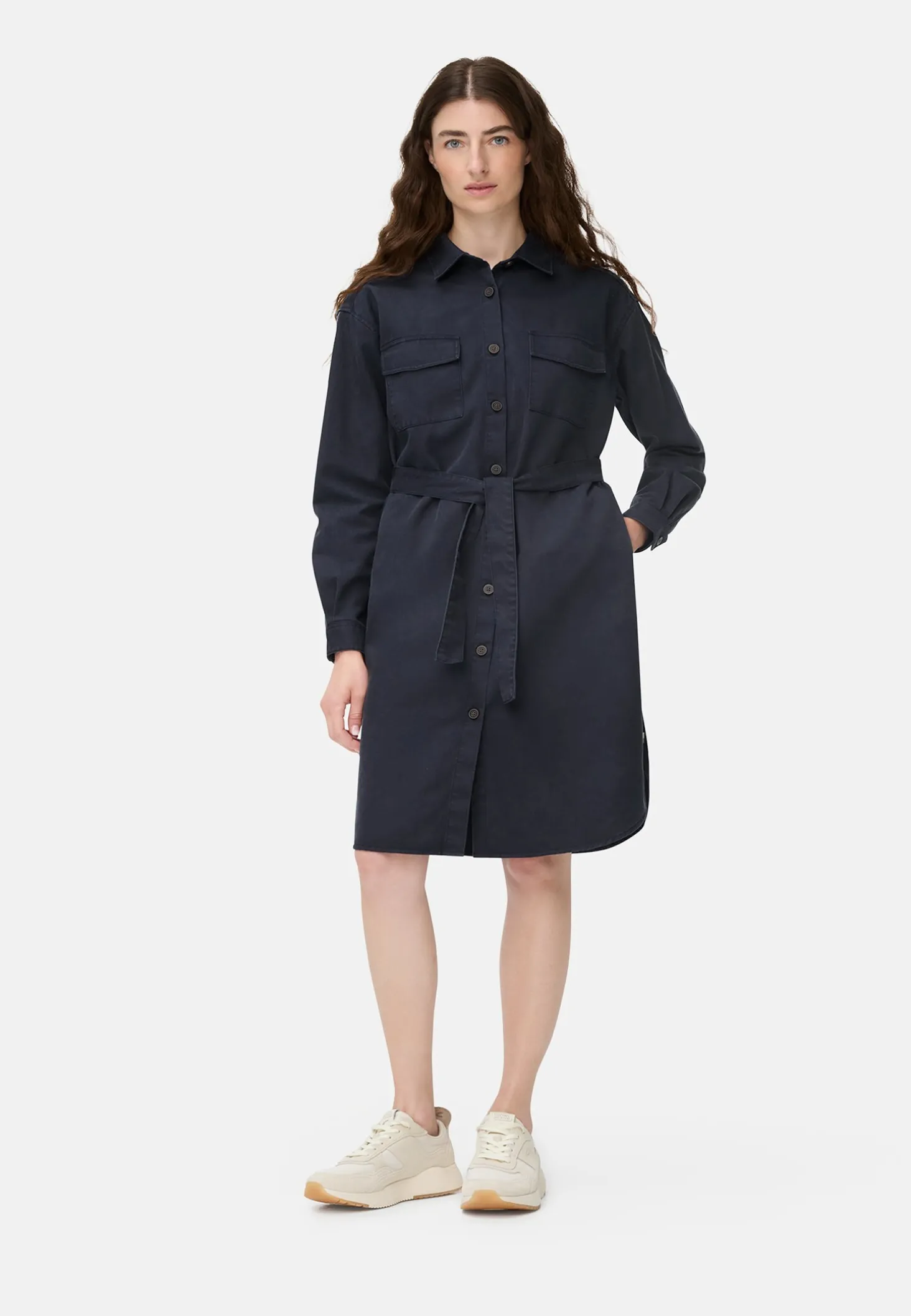 Kleid mit Taillengürtel