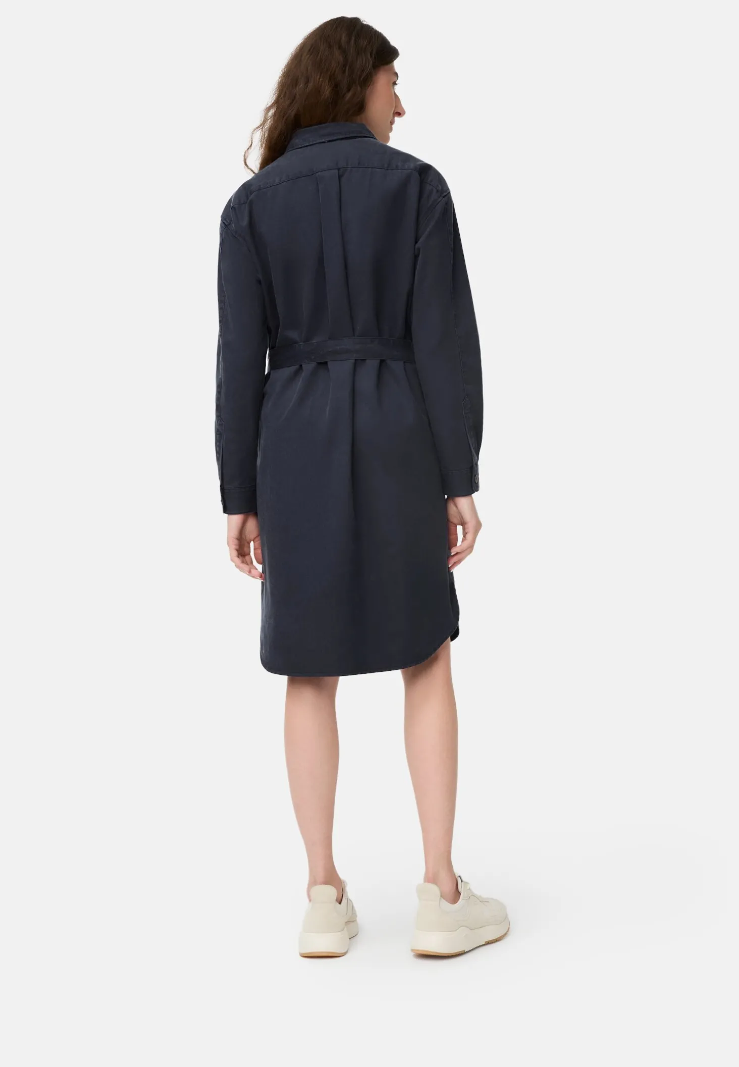 Kleid mit Taillengürtel