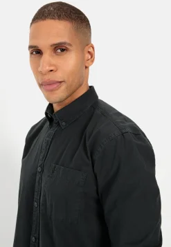 Langarm Shirt aus reiner Baumwolle mit Button-Down Kragen und Brusttasche