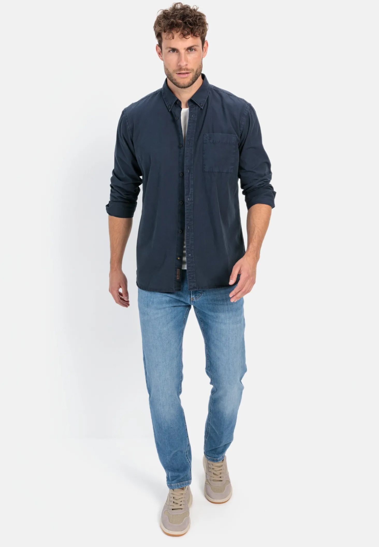 Langarm Shirt aus reiner Baumwolle mit Button-Down Kragen und Brusttasche
