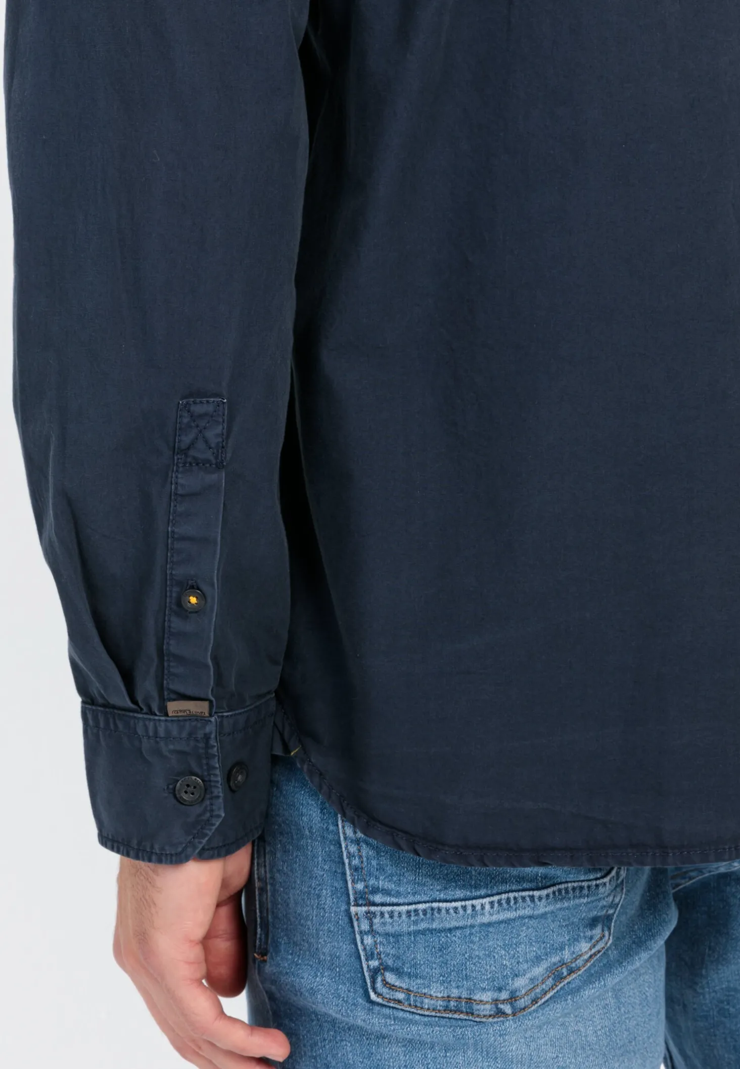 Langarm Shirt aus reiner Baumwolle mit Button-Down Kragen und Brusttasche