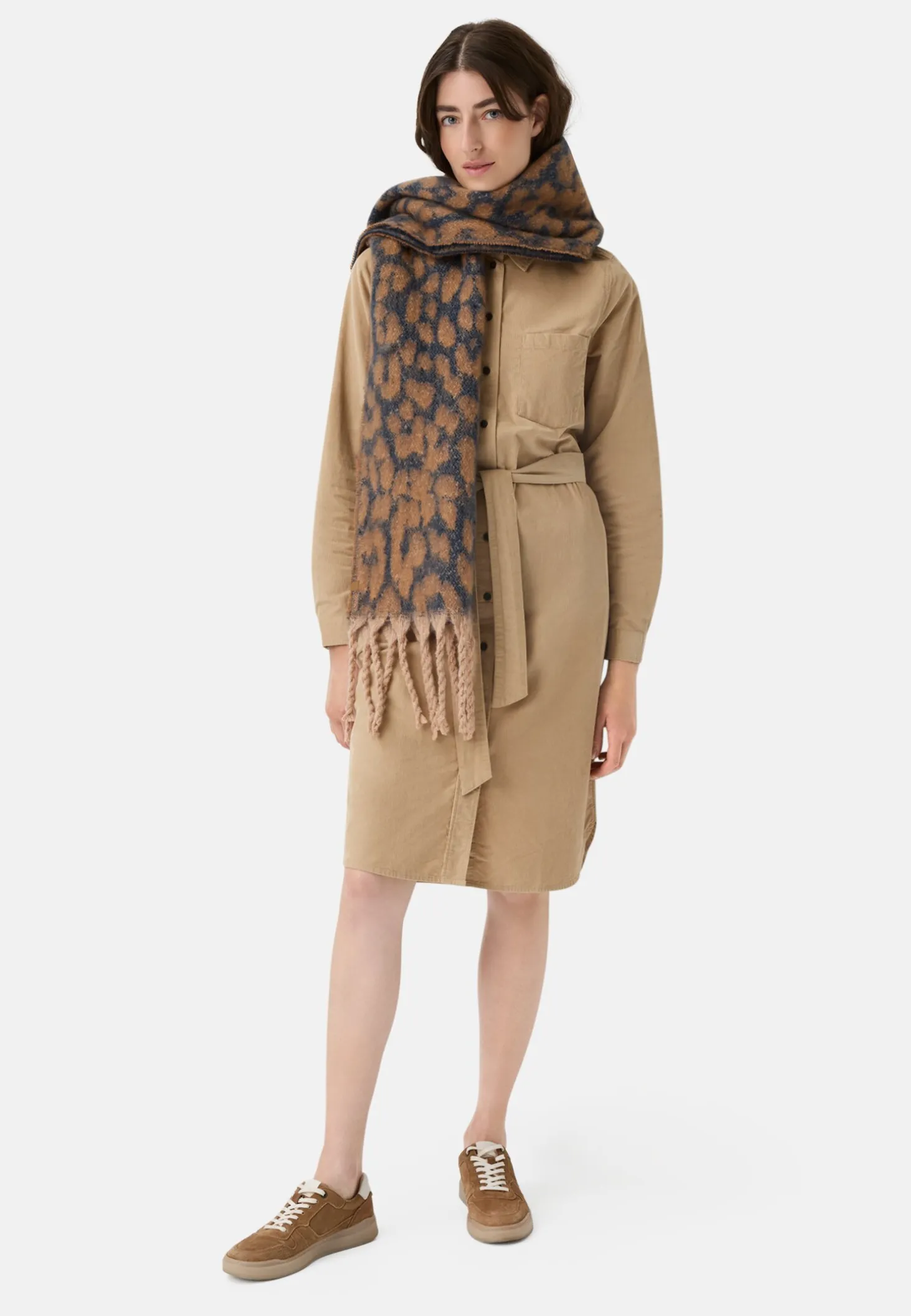 Langarmkleid mit Taillengürtel