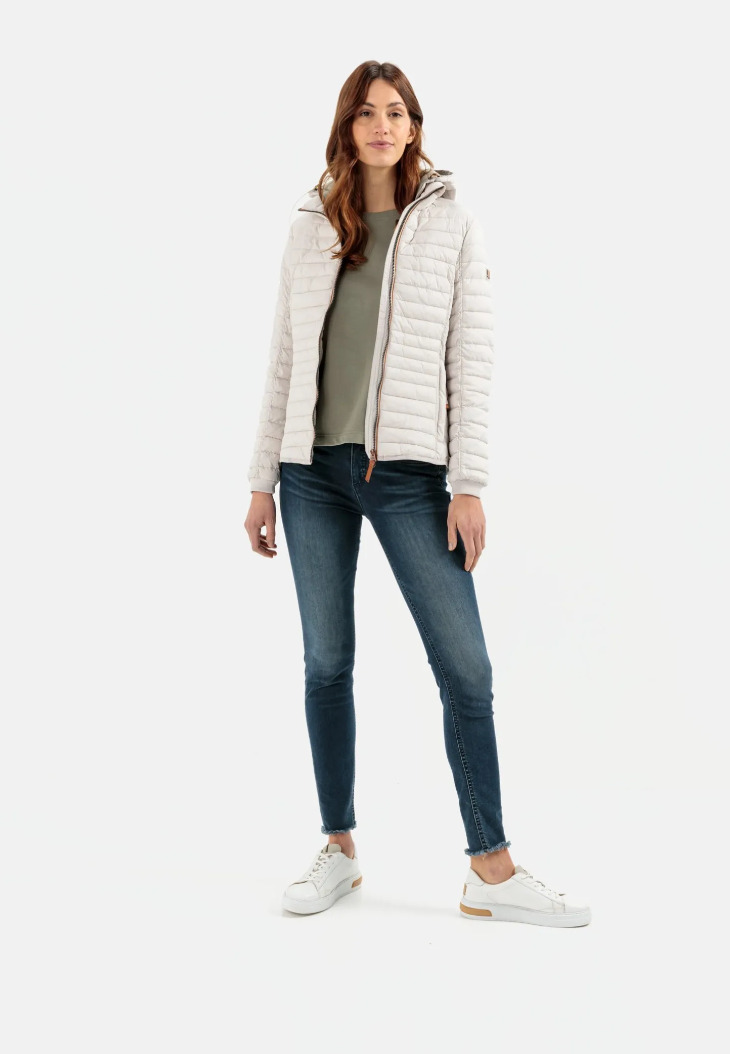 Leicht wattierte Steppjacke aus recyeltem Polyamid