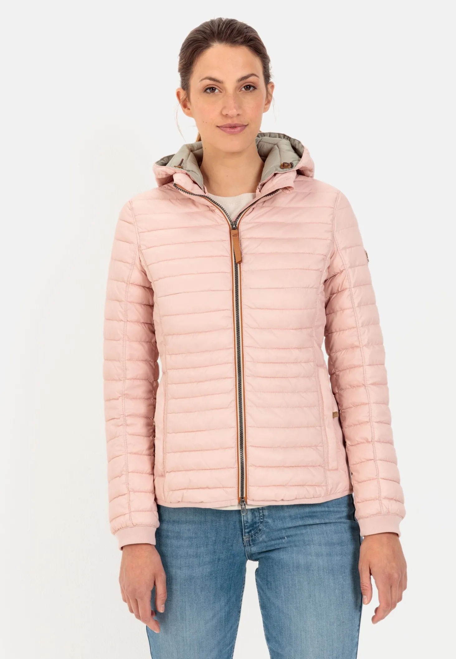Leicht wattierte Steppjacke aus recyeltem Polyamid