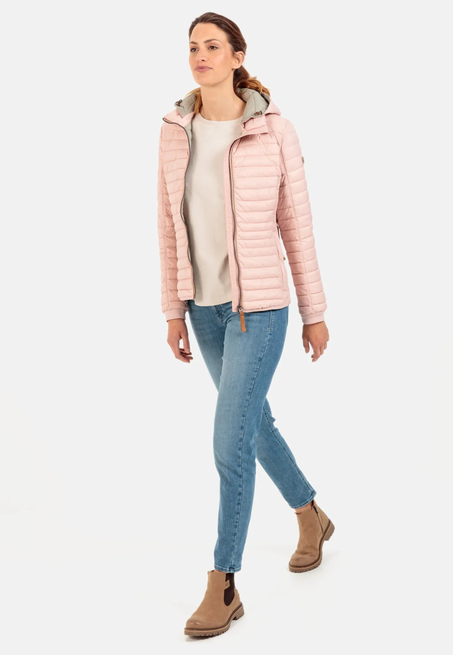 Leicht wattierte Steppjacke aus recyeltem Polyamid