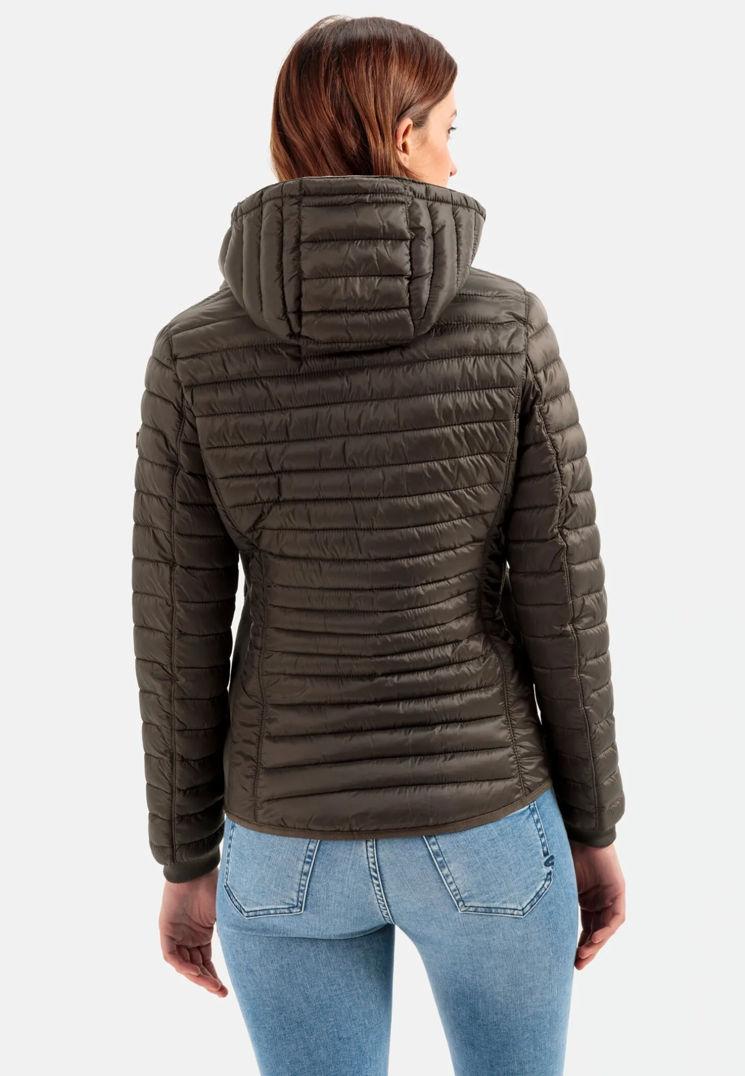 Leicht wattierte Steppjacke aus recyeltem Polyamid