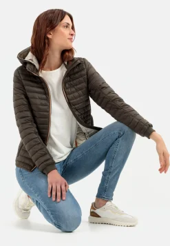 Leicht wattierte Steppjacke aus recyeltem Polyamid
