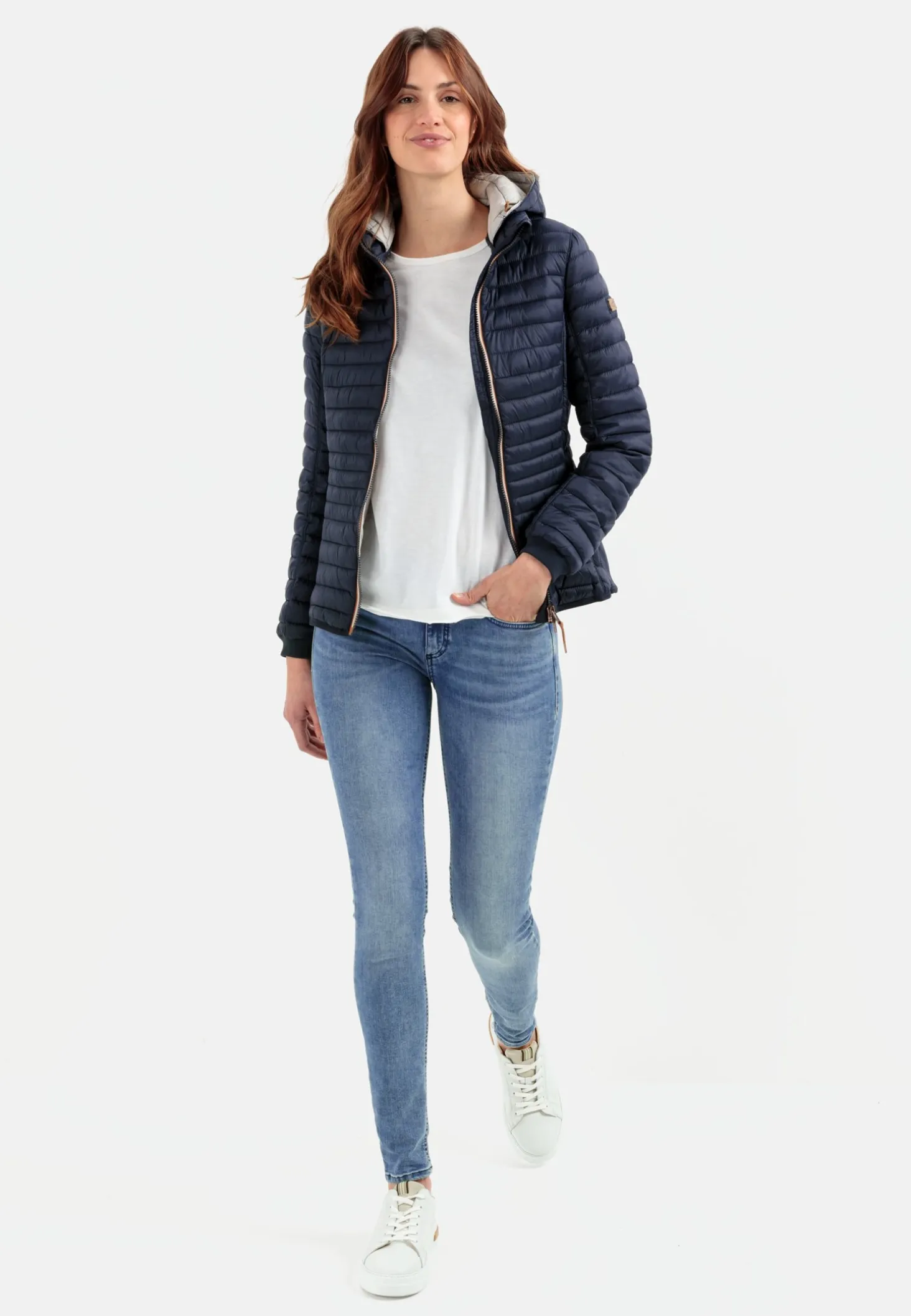Leicht wattierte Steppjacke aus recyeltem Polyamid