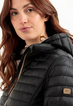 Leicht wattierte Steppjacke aus recyeltem Polyamid