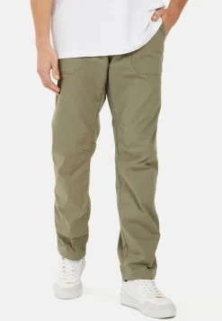 Leichte Chino im Relaxed Fit