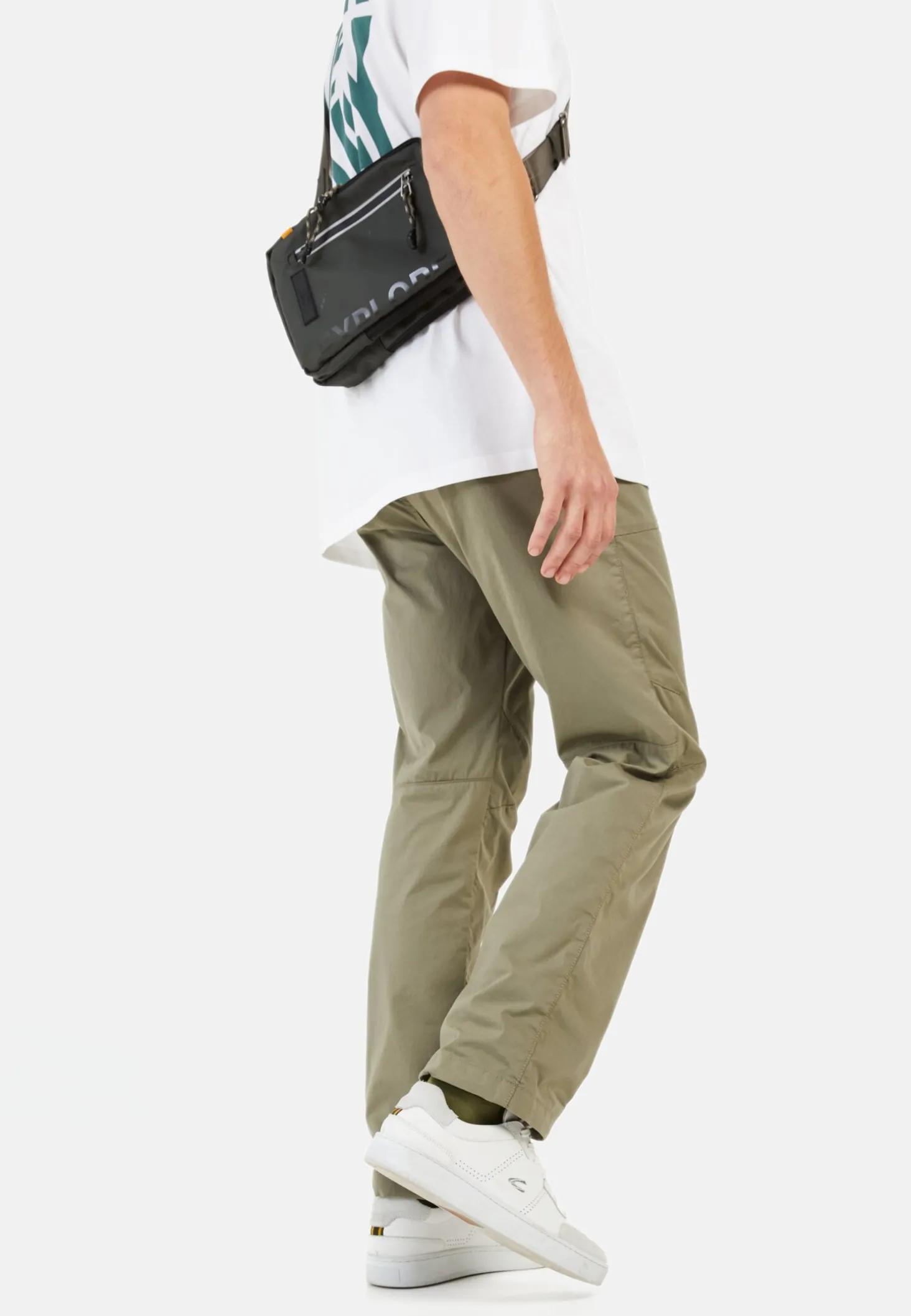 Leichte Chino im Relaxed Fit