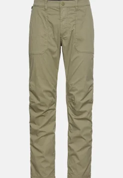 Leichte Chino im Relaxed Fit