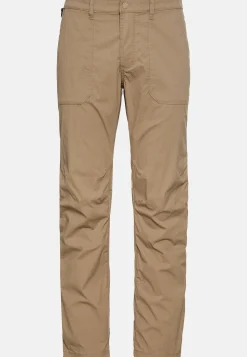Leichte Chino im Relaxed Fit