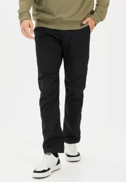 Leichte Chino im Relaxed Fit