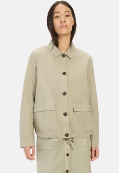 Leichter Blazer aus einem Leinenmix
