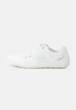 Leichter Sneaker mit griffiger Sohle
