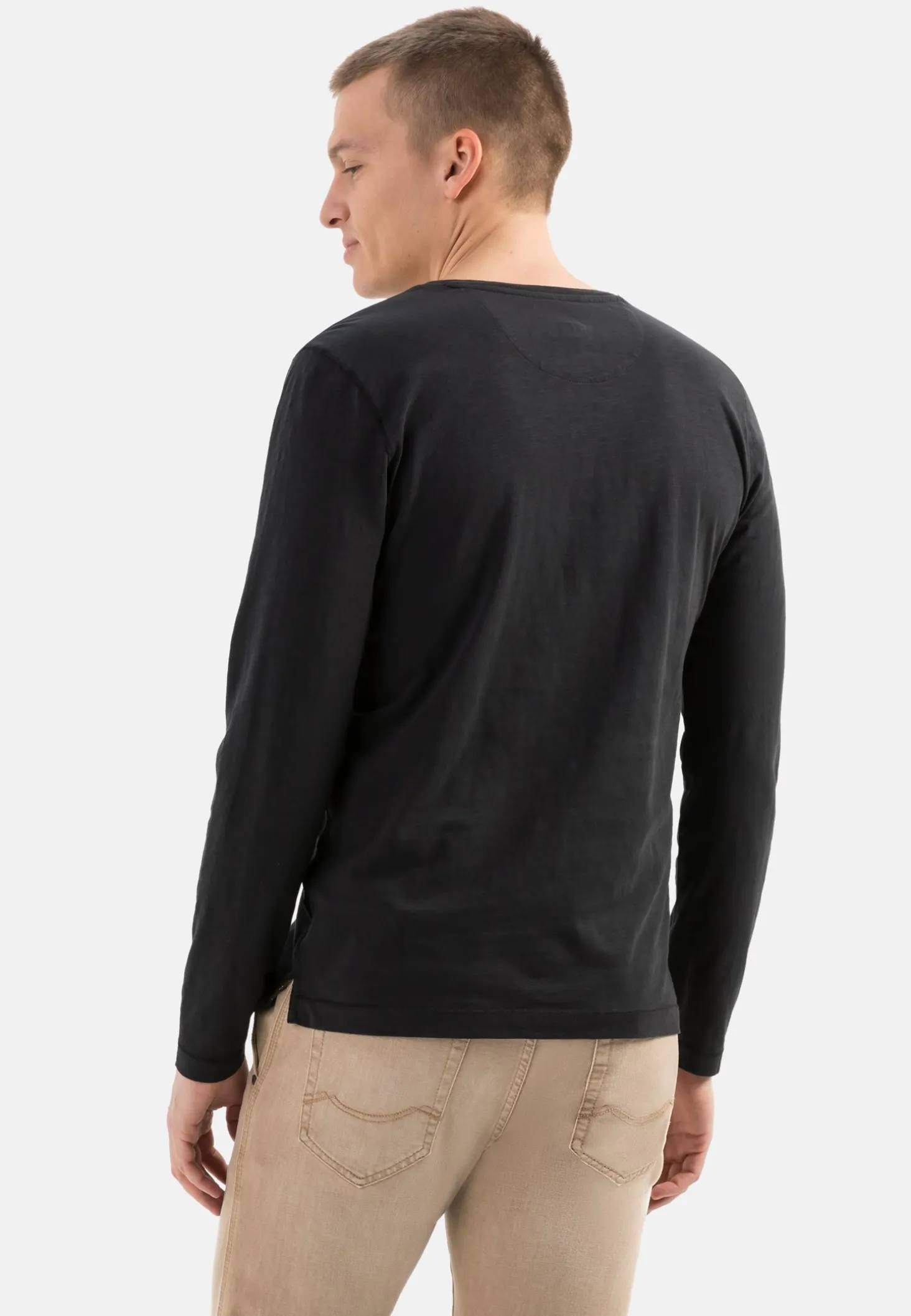 Leichtes Langarmshirt mit Henley Kragen aus Organic Cotton