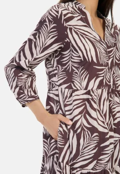 Mittellanges Sommerkleid mit Allover-Print