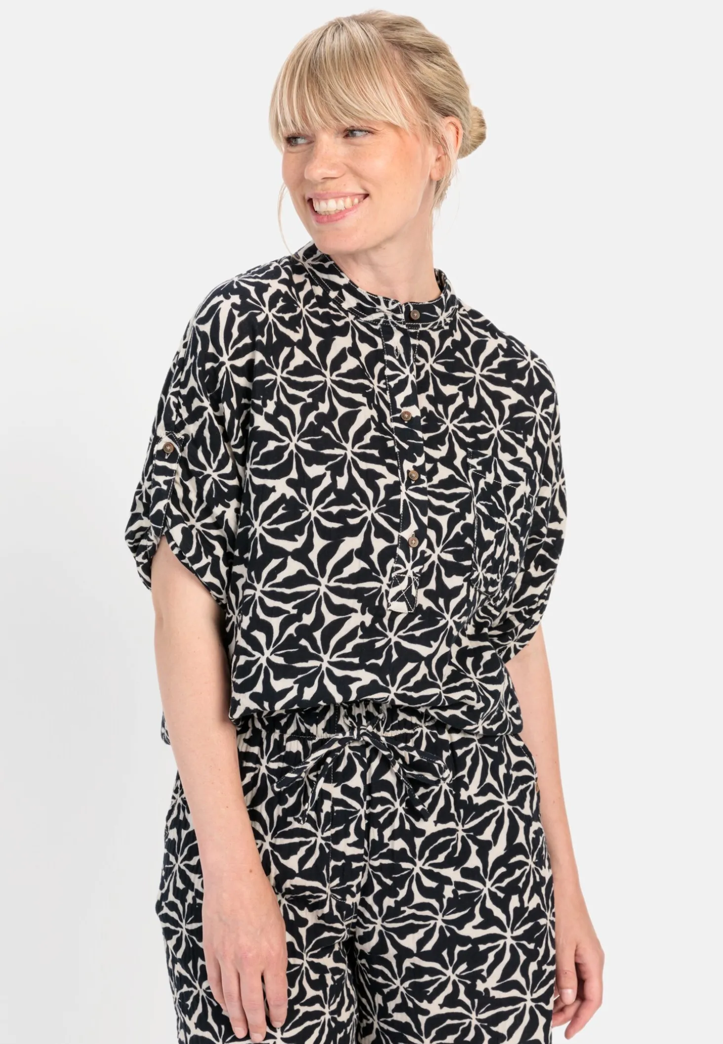 Musselin-Schlupfbluse im Allover-Print