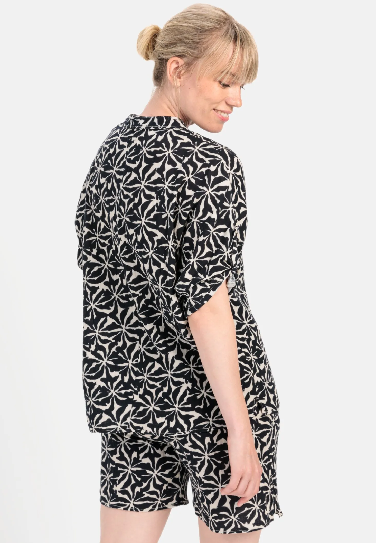 Musselin-Schlupfbluse im Allover-Print