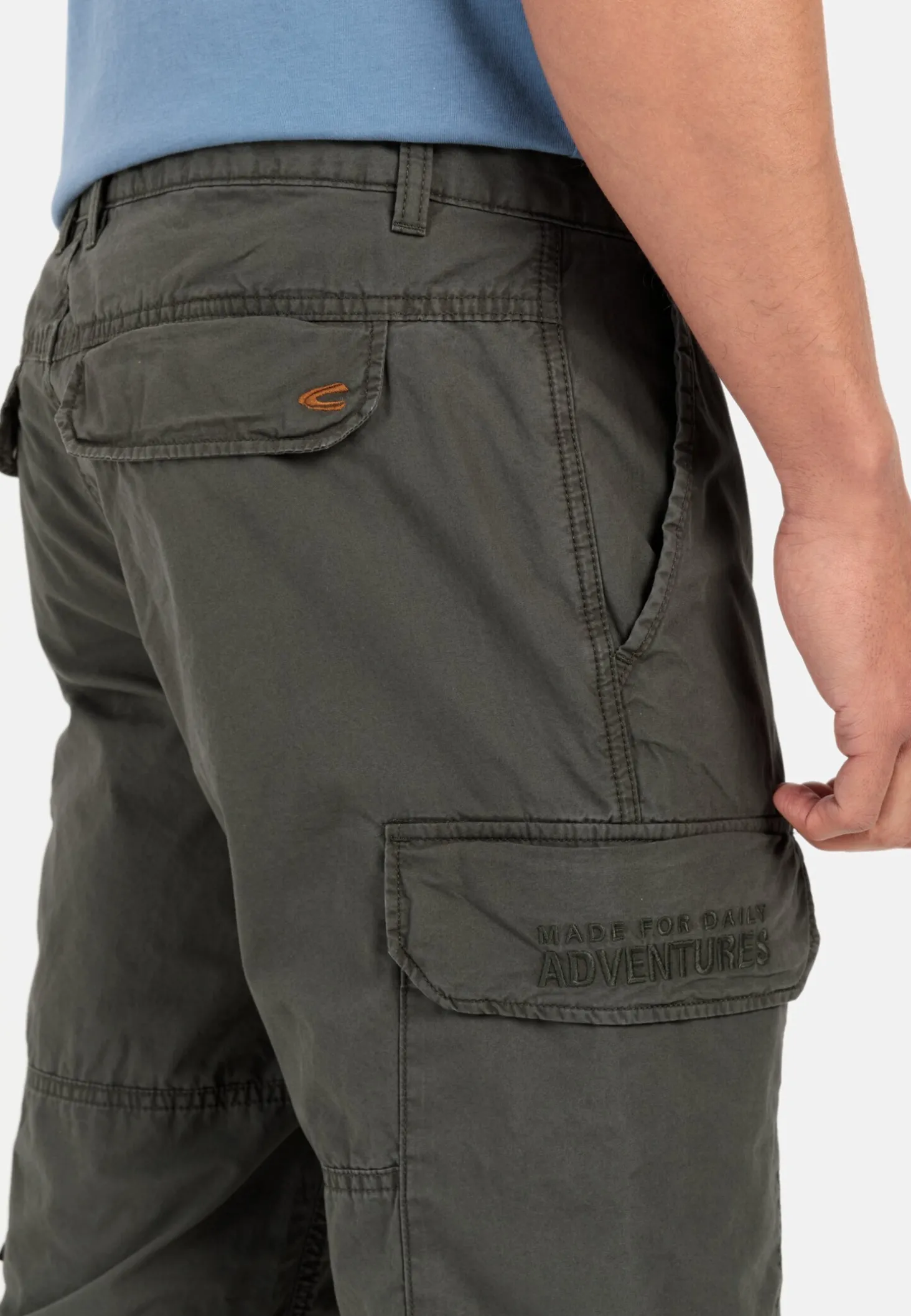 Regular Fit 3/4 Cargo Shorts