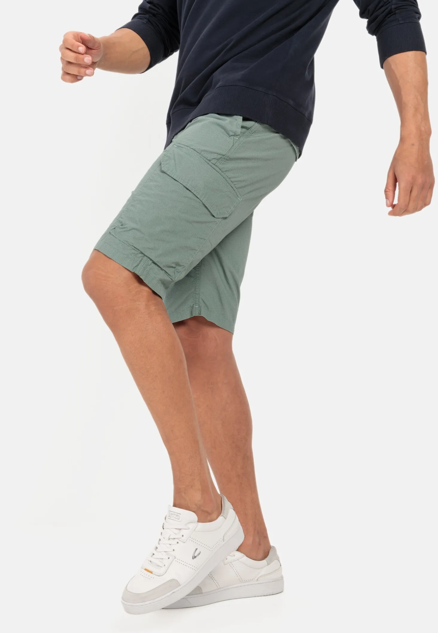 Regular Fit Cargo Shorts mit Minimal Print