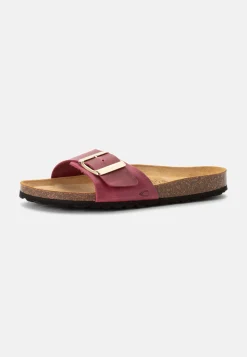Sandalen mit Metallschnalle