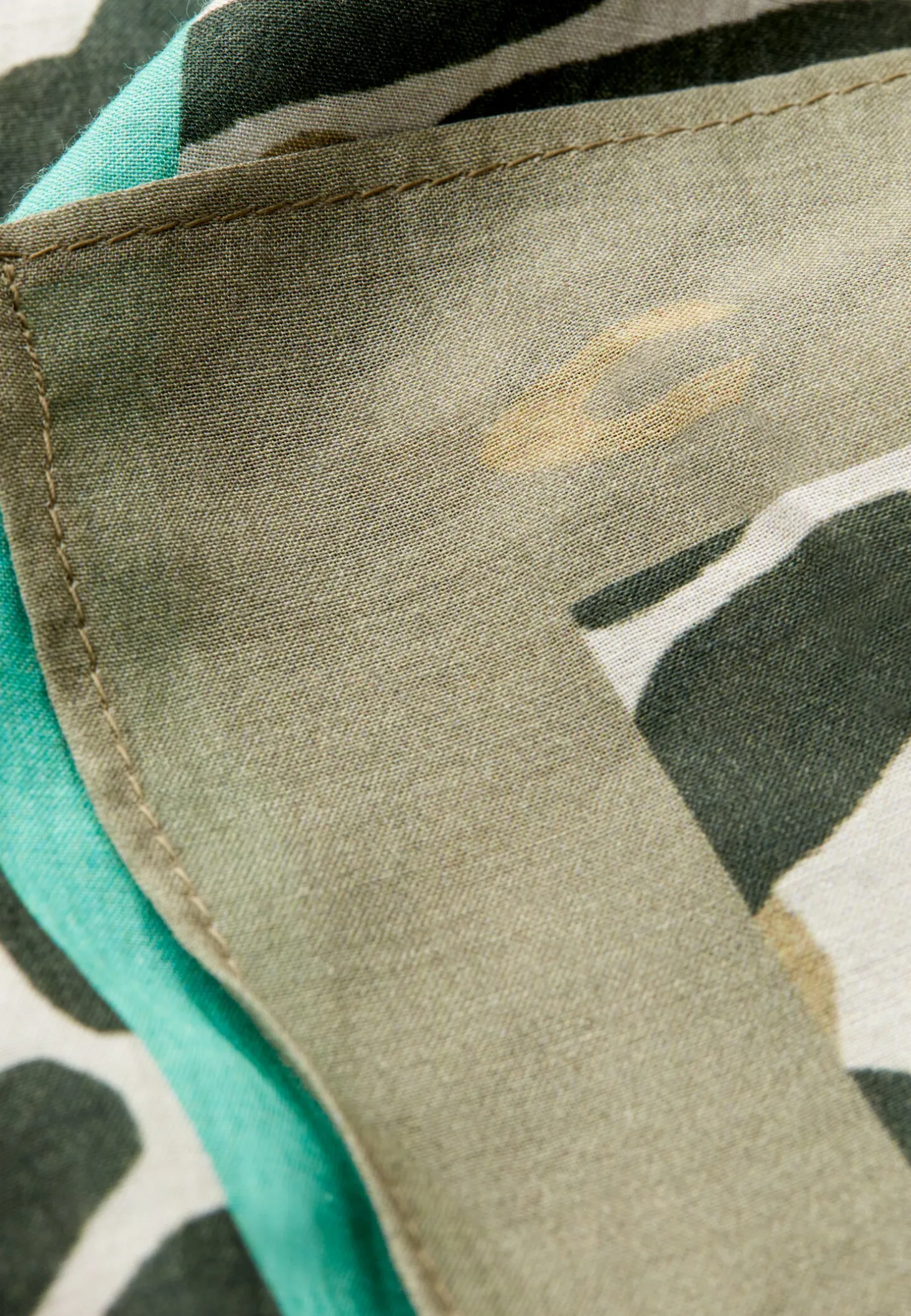 Schal mit Allover Print