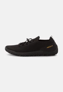 Sneaker aus einem Textilmix