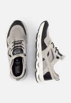 Sneaker mit dämpfender Phylon-Sohle