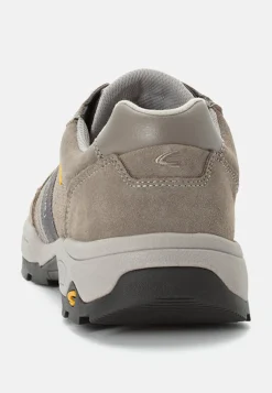 Sneaker mit griffiger Laufsohle
