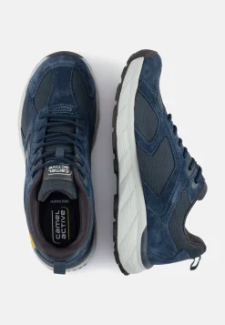 Sneaker mit griffiger Sohle