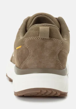 Sneaker mit griffiger Sohle