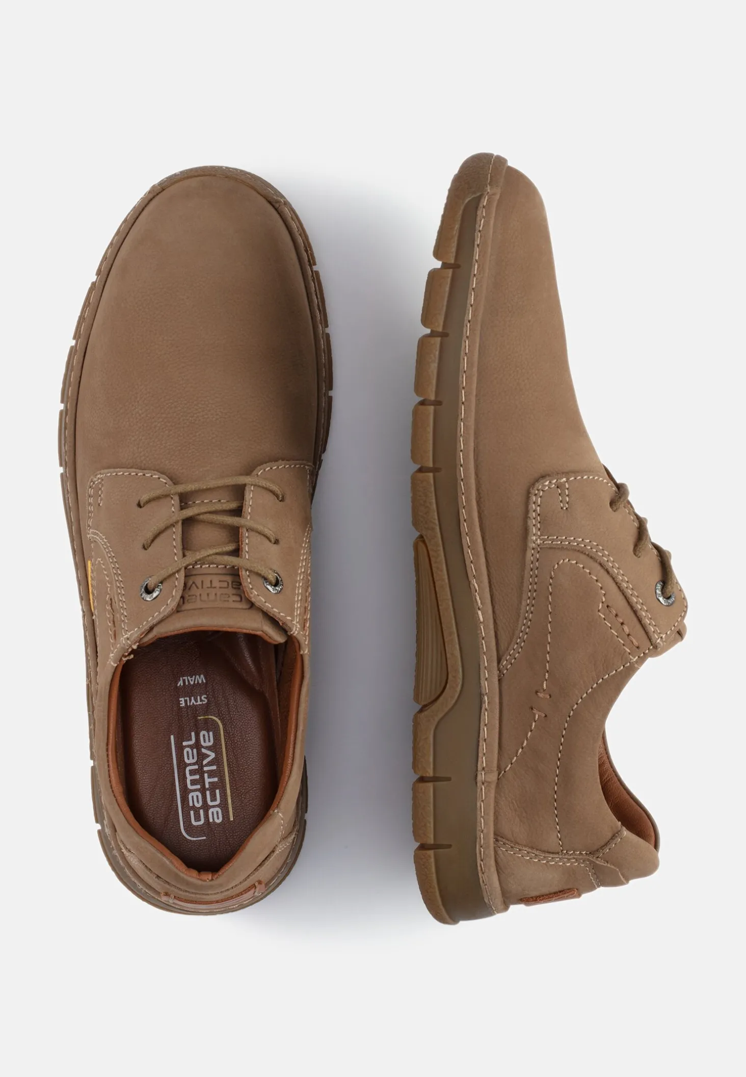 Sneaker mit Kontrastnähten