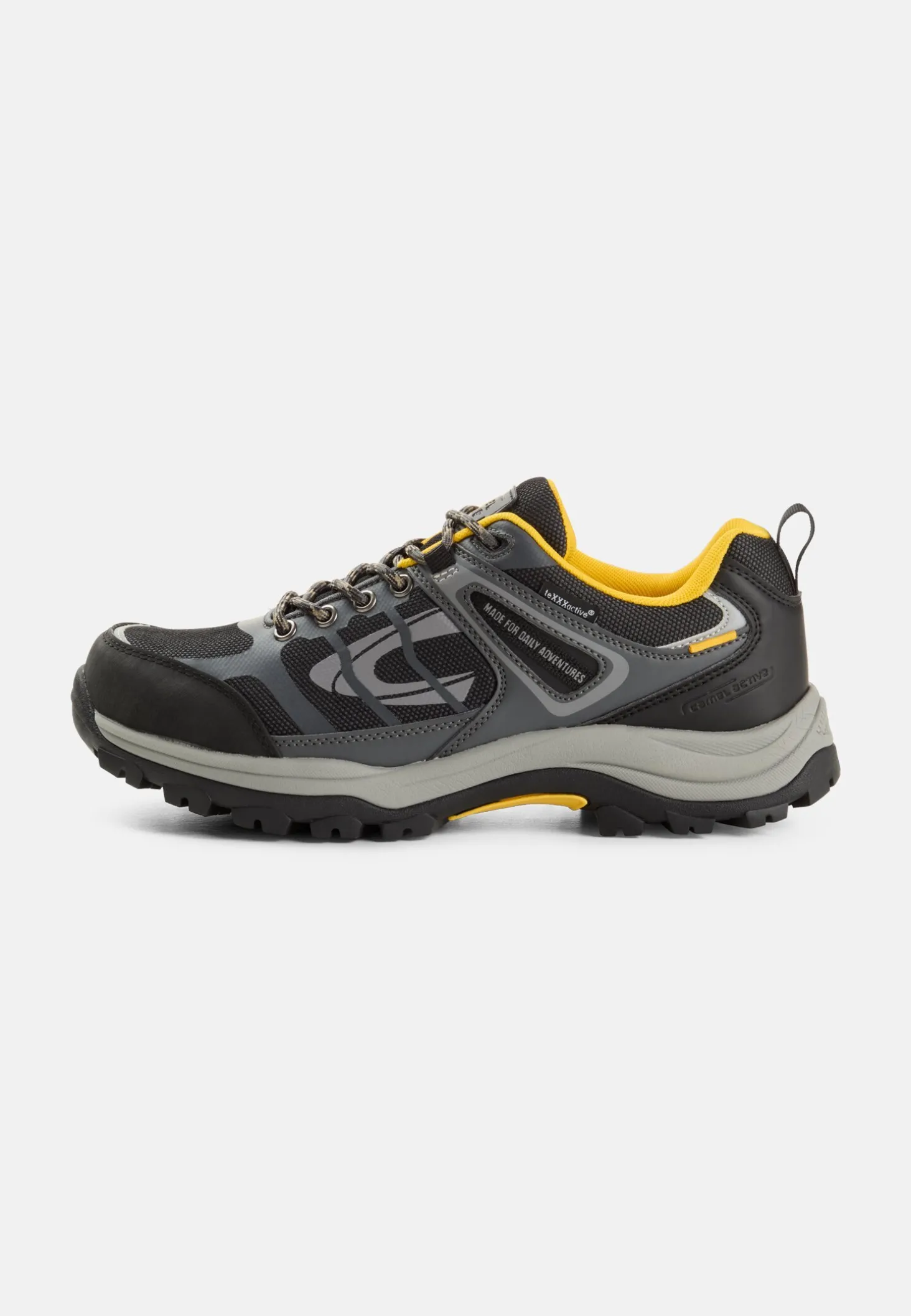 Sneaker mit robuster Sohle
