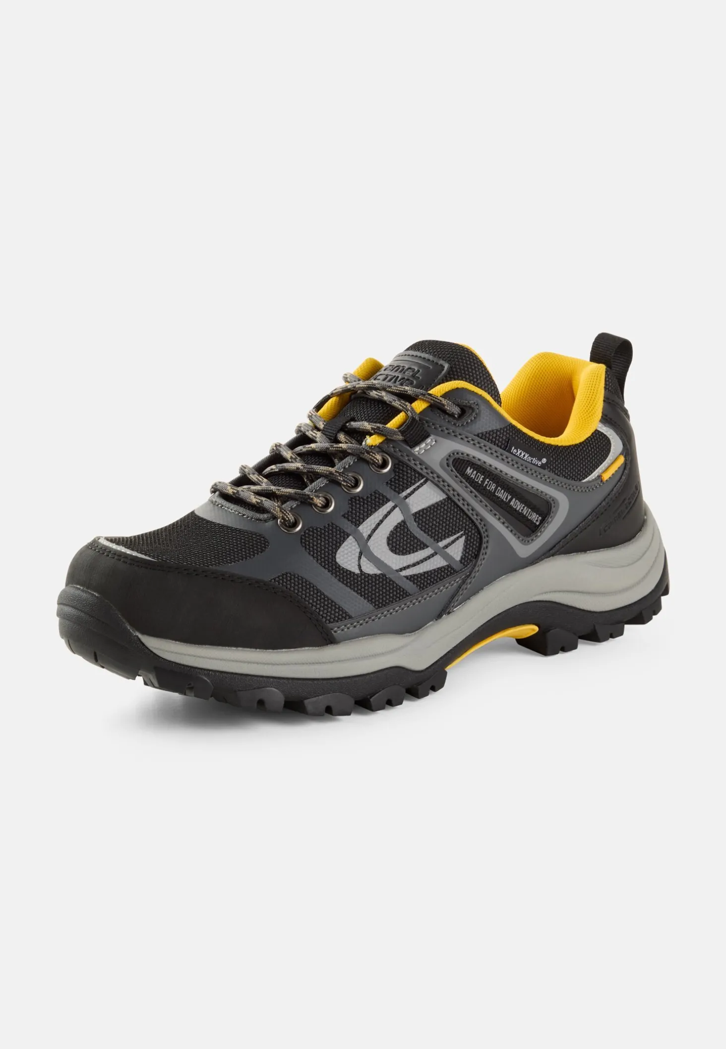 Sneaker mit robuster Sohle