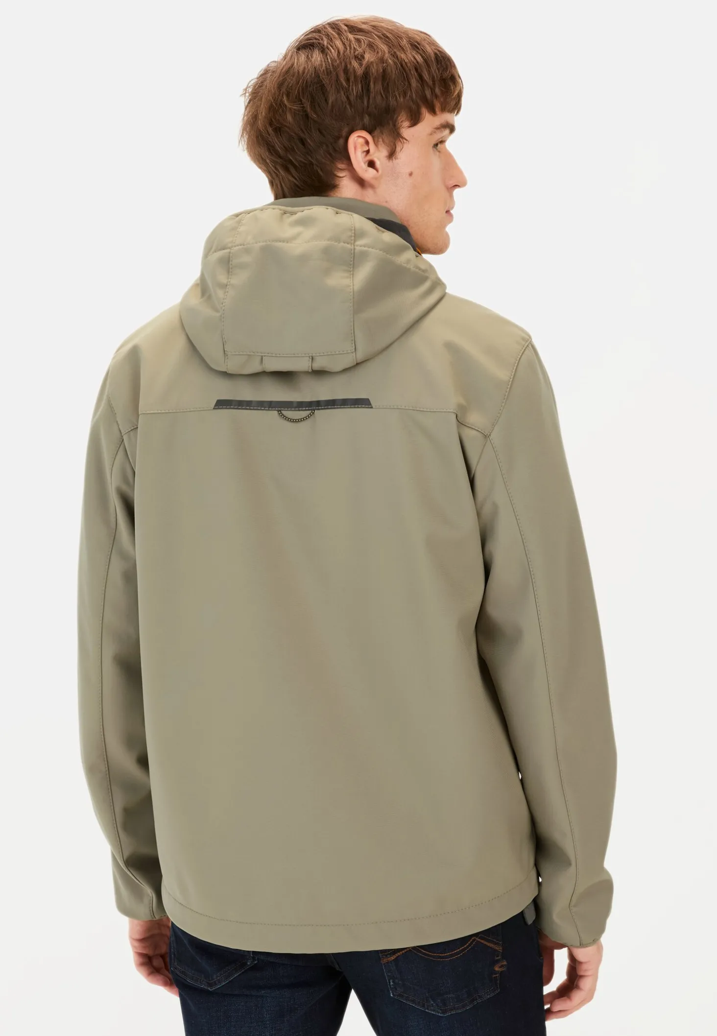 Softshelljacke mit abnehmbarer Kapuze und reflektierenden Details