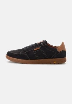 Sportlicher Sneaker aus Veloursleder