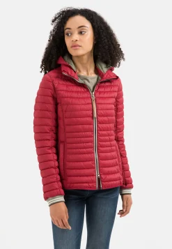 Steppjacke mit abnehmbarer Kapuze