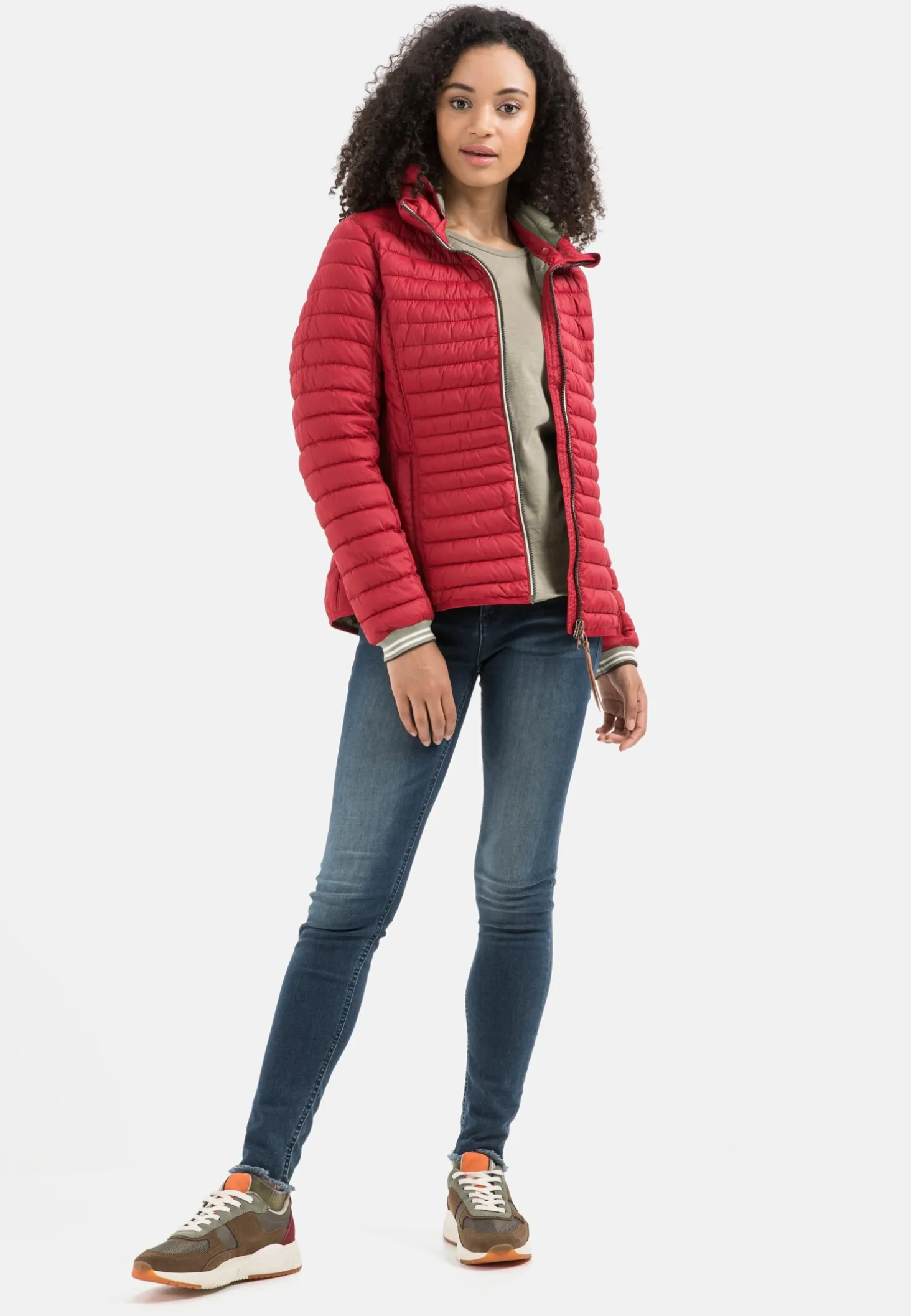 Steppjacke mit abnehmbarer Kapuze